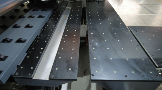 Fabbricazione di mobili a pannelli a sei lati con macchina da foraggio CNC HB62JF